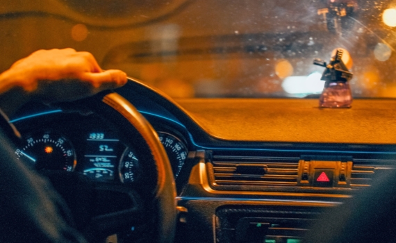 Сел, пристегнулся — получил штраф: камеры все чаще выносят ошибочные приговоры