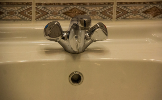 Зачем нужен аспирин, если вы не болеете? Готовим чистящую бомбу для ванной комнаты